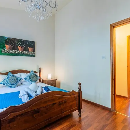 Penelope Villa Platres